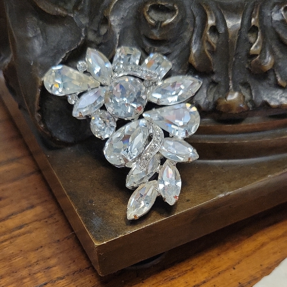 Weiss Vintage Clear Rhinestones Rhodium Plated Brooch
